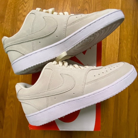 Shoes - Nike sneakers